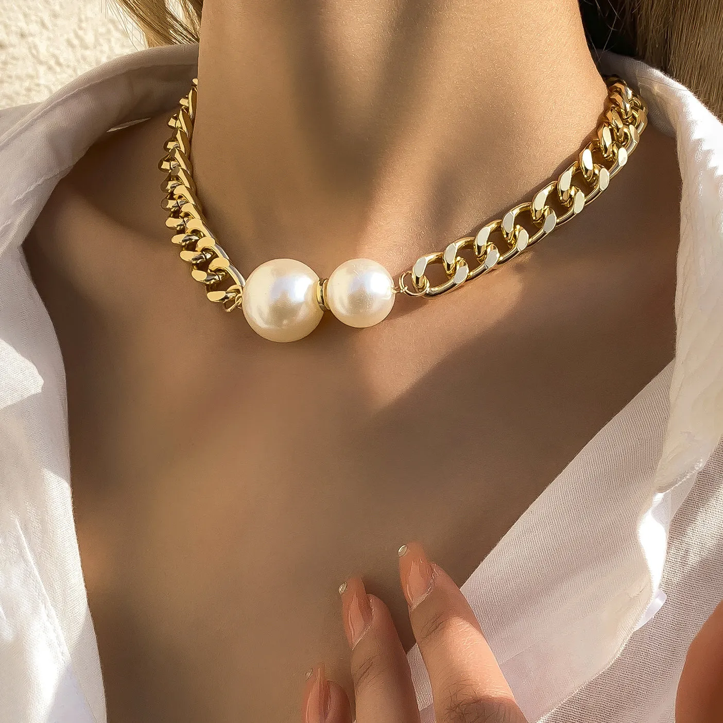 Gorgeous 1 Pc Ladies Fashion Pearl Chain Charm Necklace - A Stylish Accessory for Your Look!