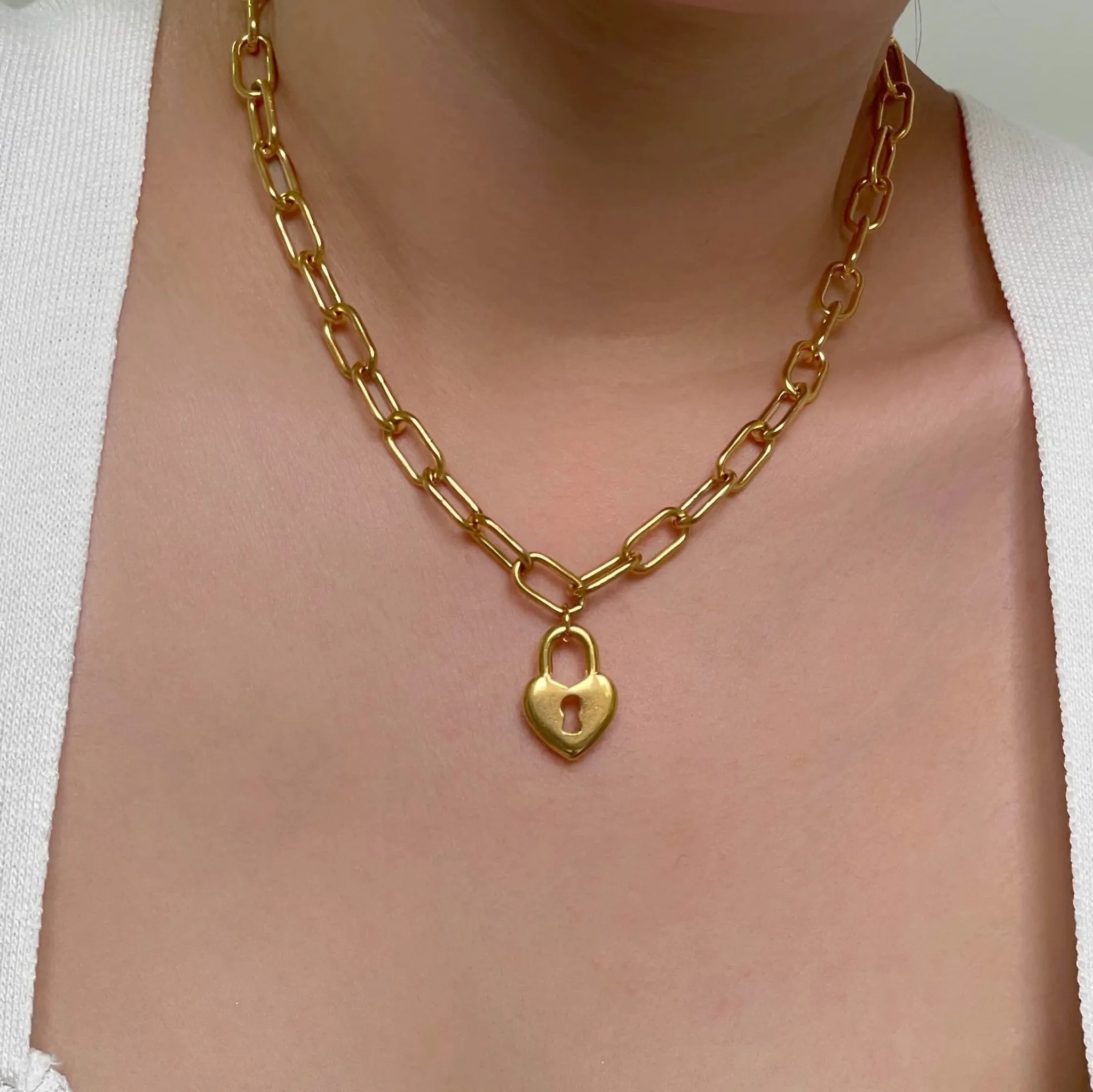 Love Oval Link Necklace Gold