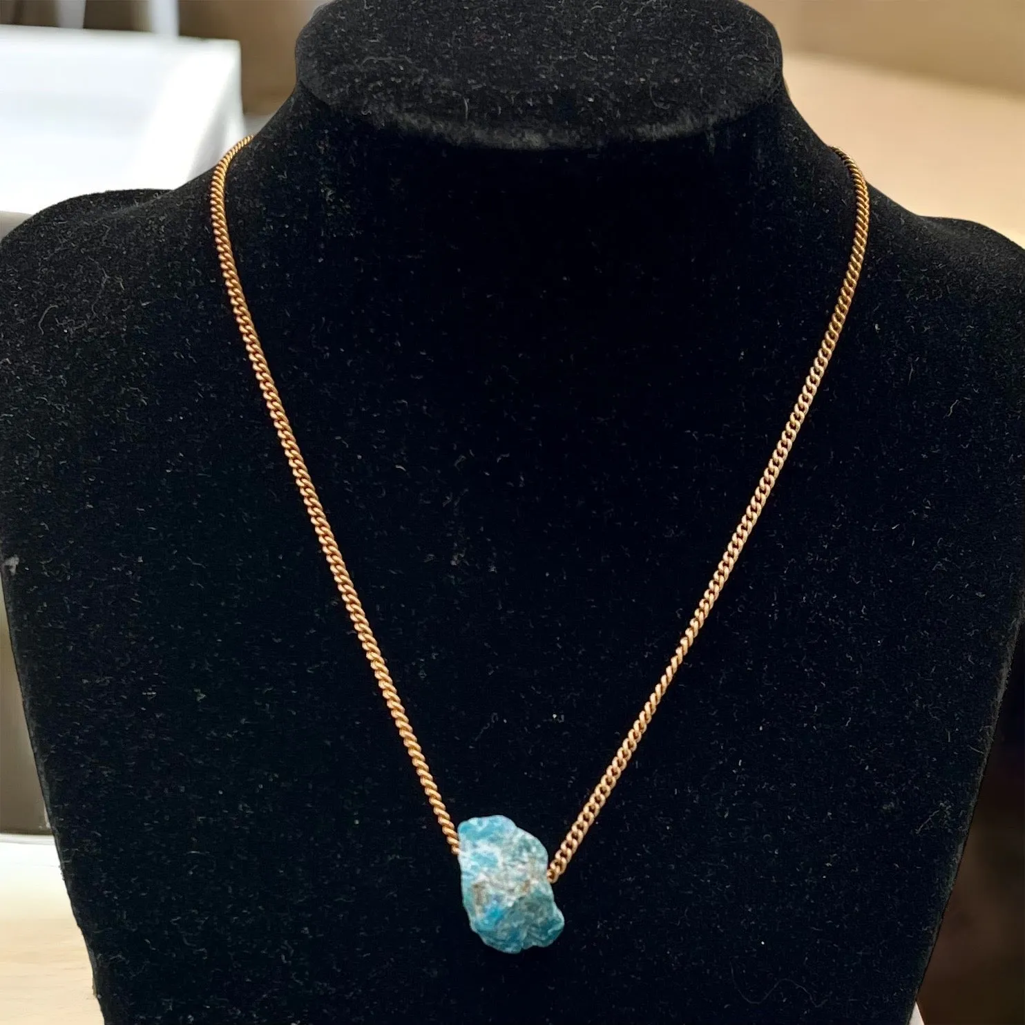 Raw Apatite gemsotne Choker chain Necklace